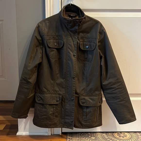 Barbour Jackets & Blazers - Barbour Classic Beadnell Wax Jacket in Rustic. Size USA 10. Adjustable waist.